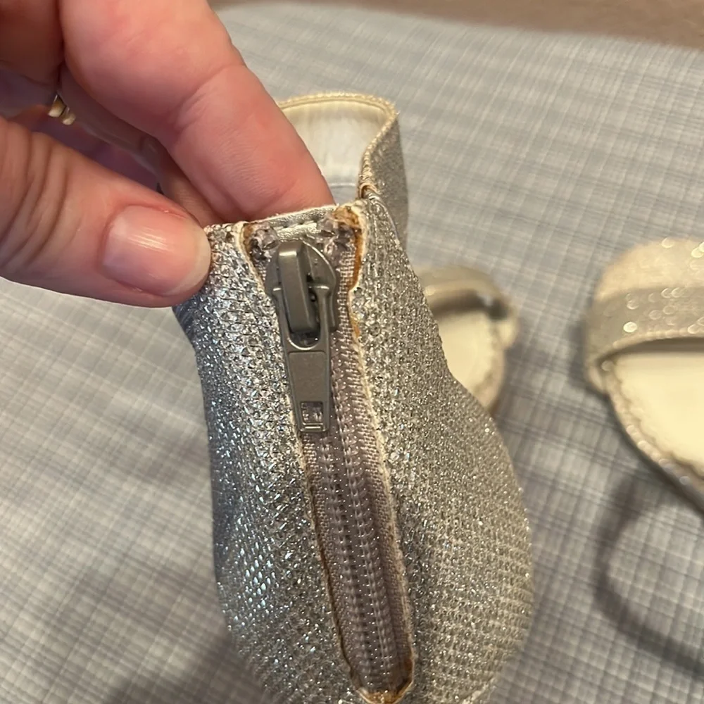 Girls Sz 3 Nordstrom 1901 Silver Sparkly Wedge Heels